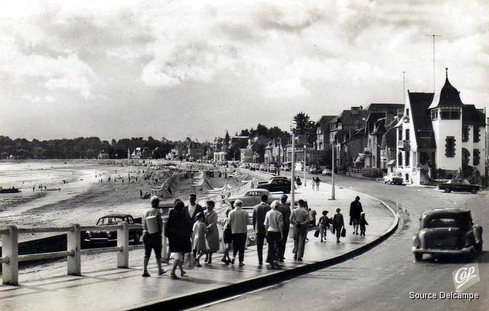 22 Saint Cast Promenade de la digue.jpg